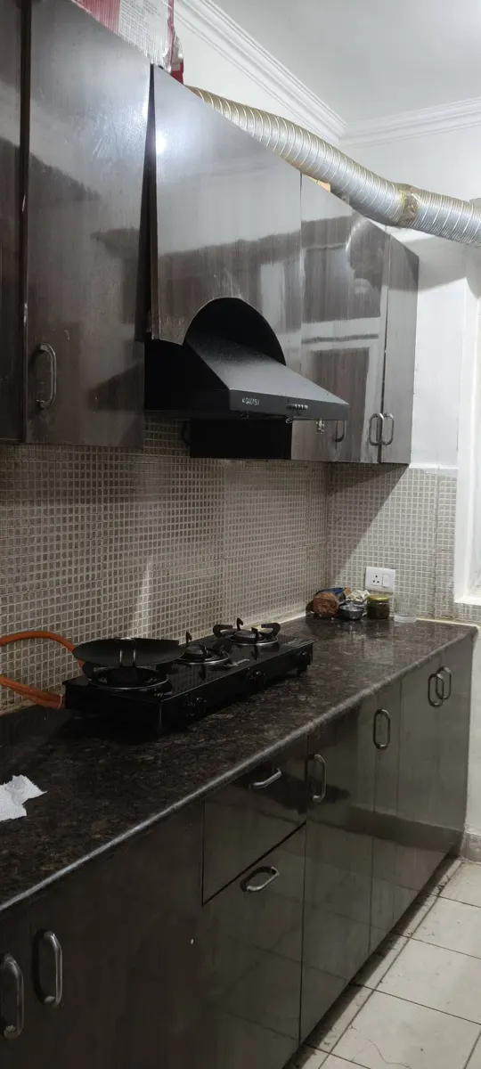 Master Bedroom for Female / Couple Flatmate in Amrapali Silicon City, Sector 76 Noida – Kitchen