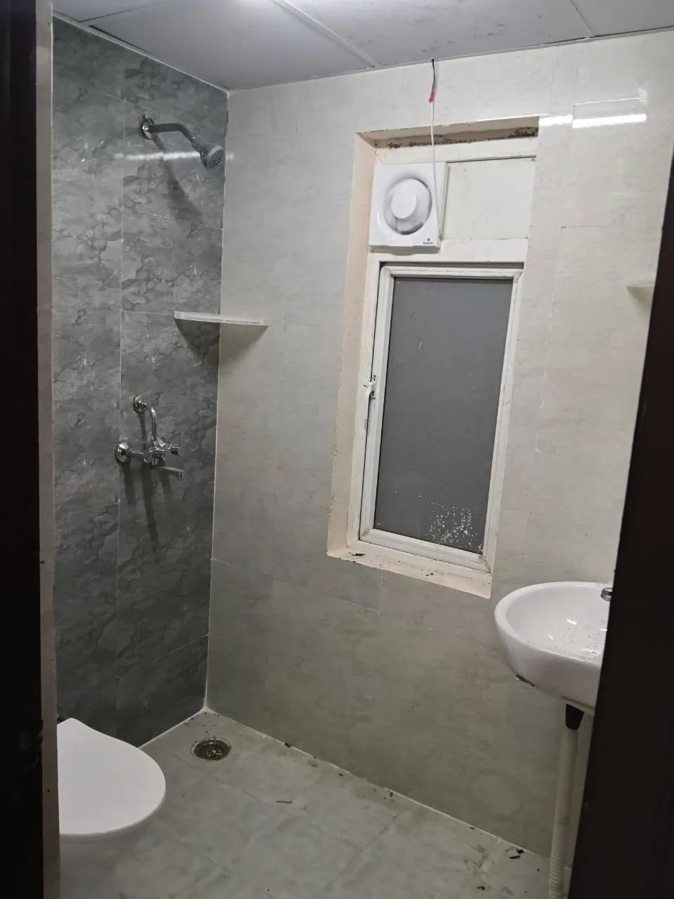 2 BHK Flat for Rent in Dream Valley 2, Sector 4 Greater Noida West – Bathrooms