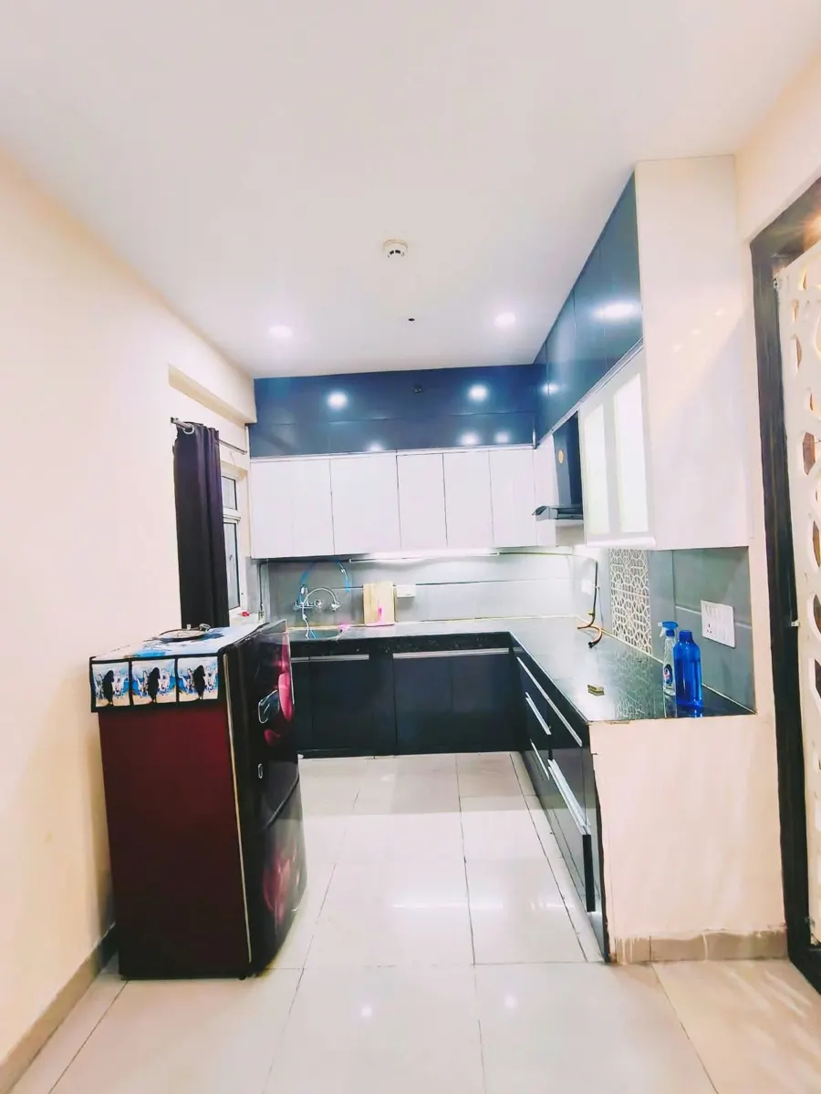 2 BHK Fully Furnished Flat for Rent in Panchsheel Greens 2, Greater Noida West – Living room