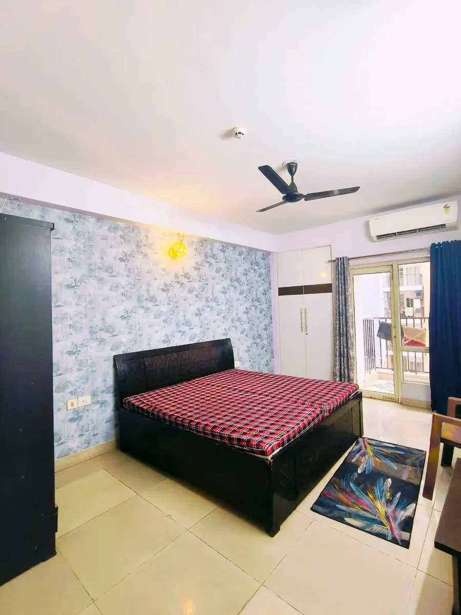 2 BHK Fully Furnished Flat for Rent in Panchsheel Greens 2, Greater Noida West – Bedrooms