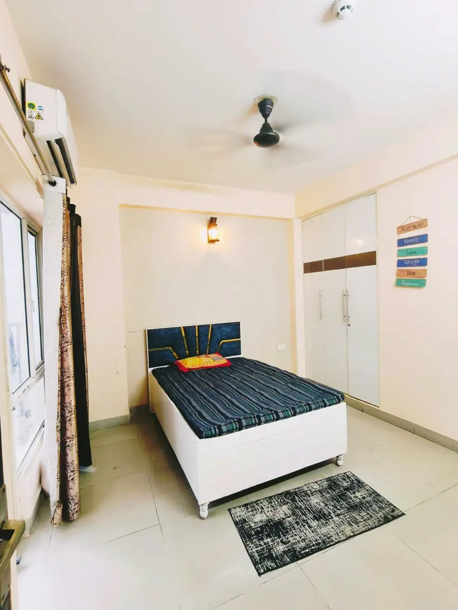 2 BHK Fully Furnished Flat for Rent in Panchsheel Greens 2, Greater Noida West – Bedrooms